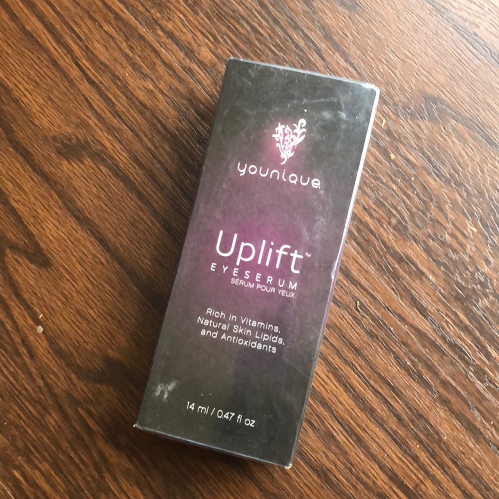 Younique Uplift Eye Serum